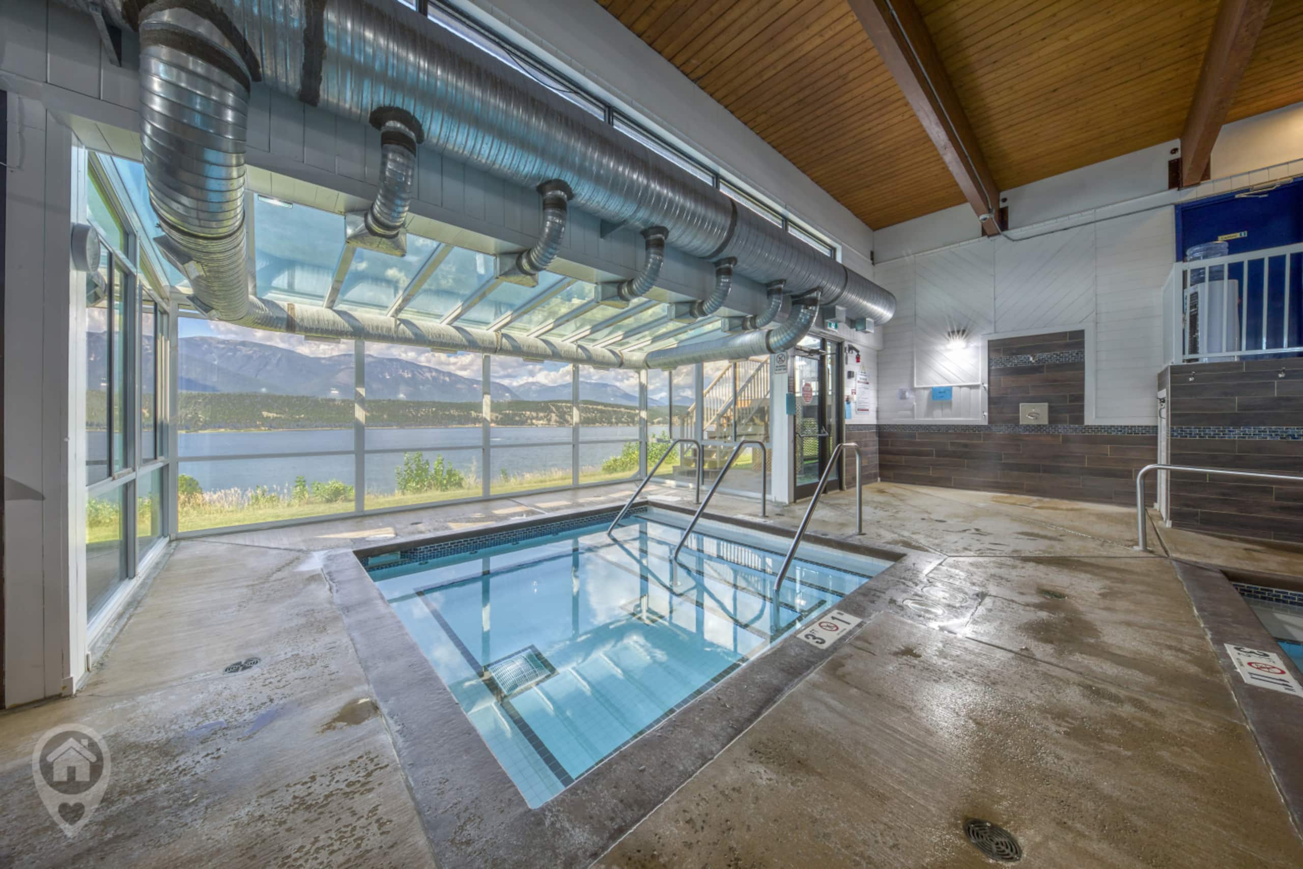 Family Getaway at Akiskinook Resort + Beach & Pool - Photo 10