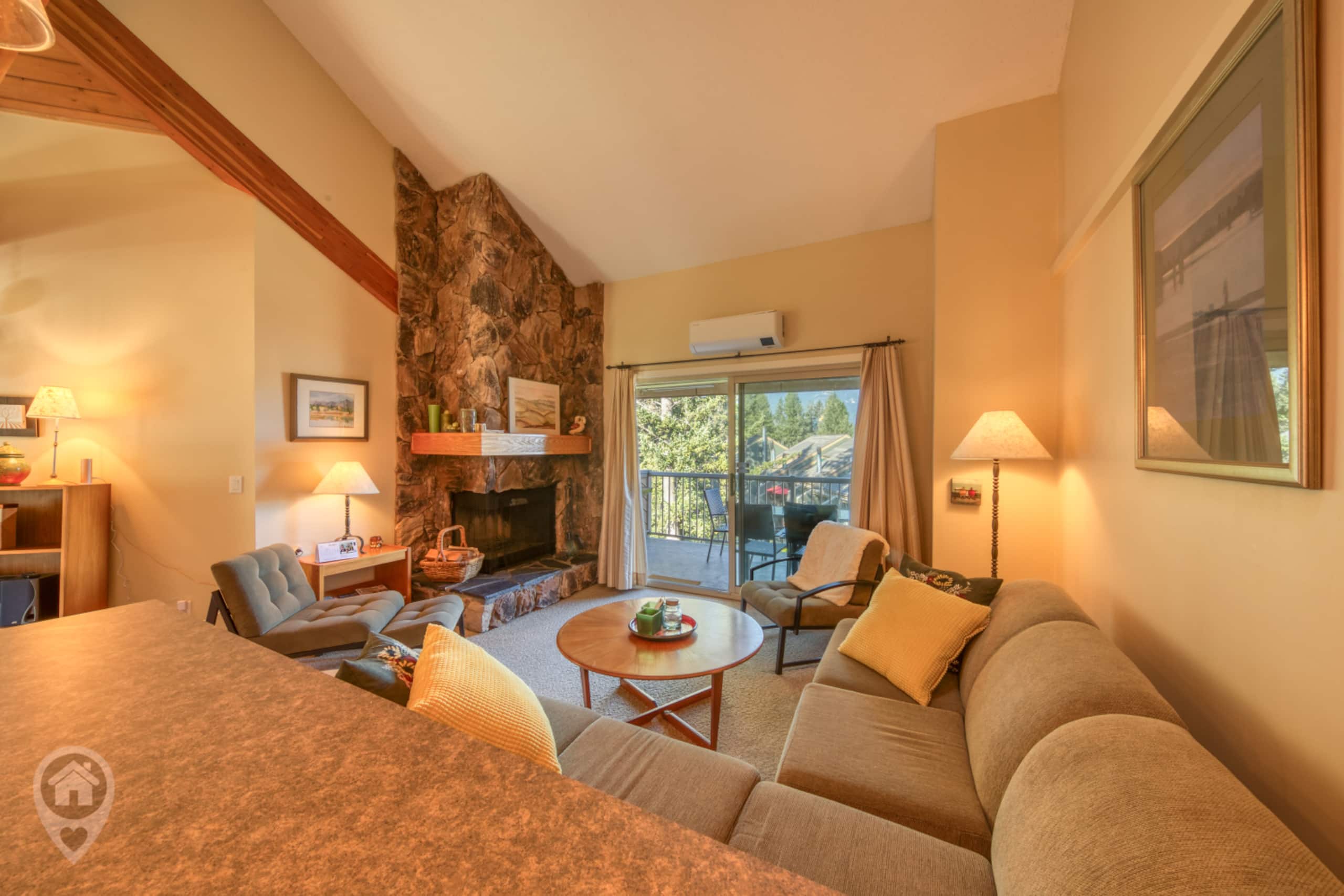 Family Getaway at Akiskinook Resort + Beach & Pool - Photo 13