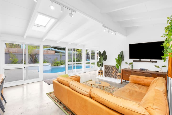 Mid-Century Modern Pool House