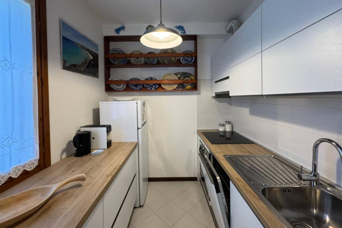 [4 minuti dalla Pelosa] Confortevole Appartamento foto 10