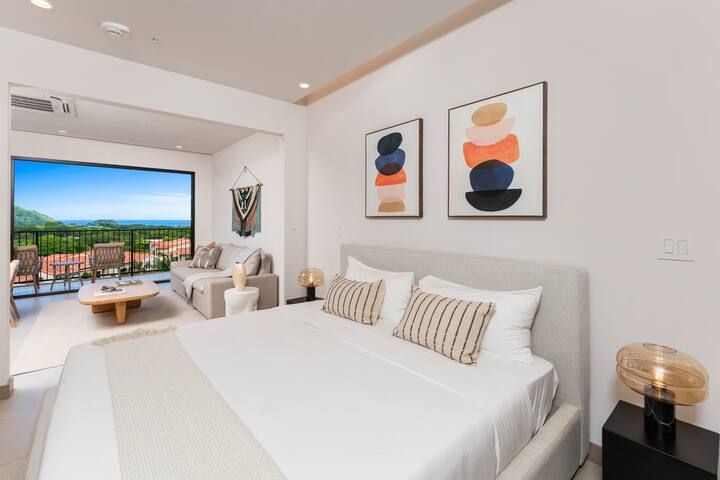Costa Elena – Ocean Views, pools and beach club