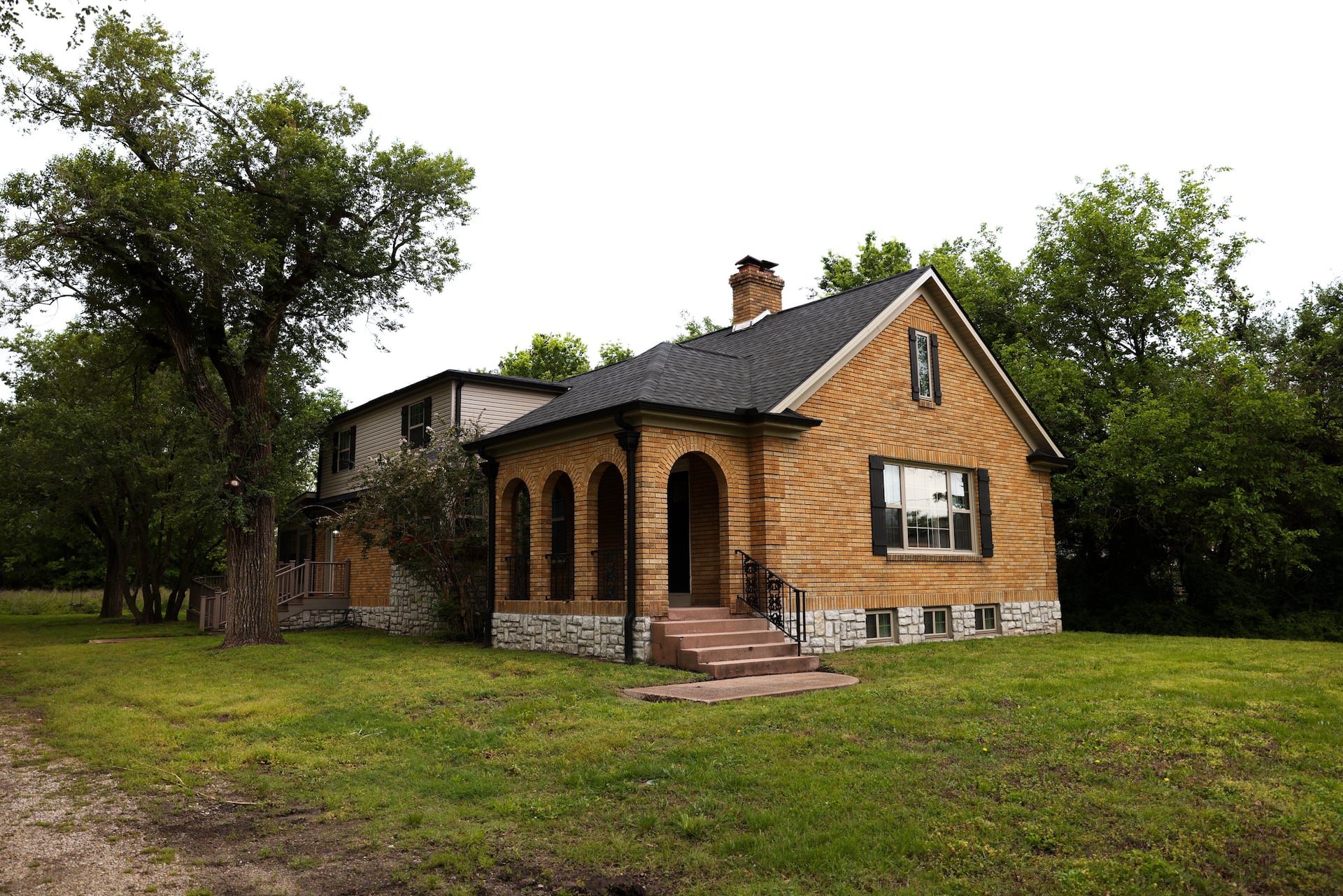 Main Getaway Sleeps 19, 15Bed/3.5 Bath, 2 Kitchens