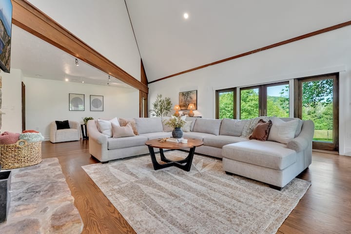 Magnificent Midcentury Home - Lititz, PA
