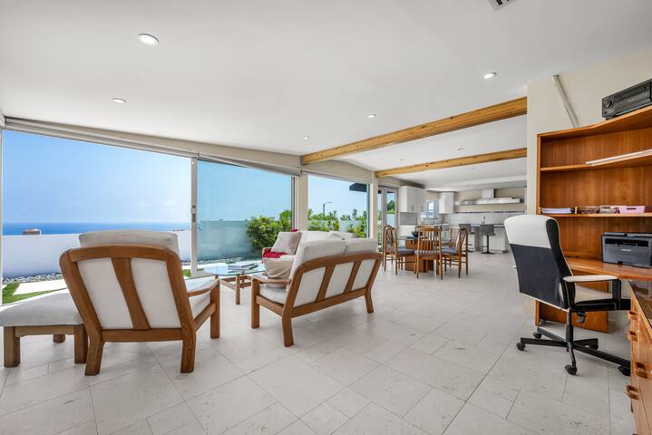 Luxury 3BR Malibu Home w Pool/Panoramic Ocean View gallery image 2