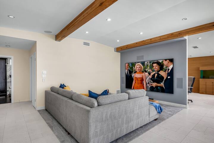 Luxury 3BR Malibu Home w Pool/Panoramic Ocean View gallery image 3