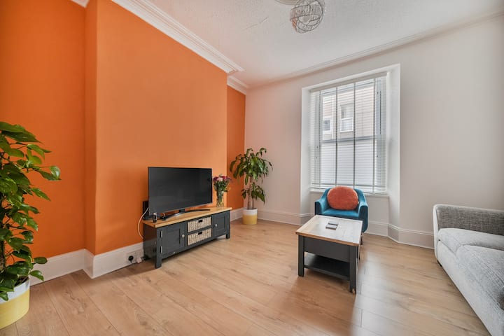 Stylish And Central City Apartment - Plymouth