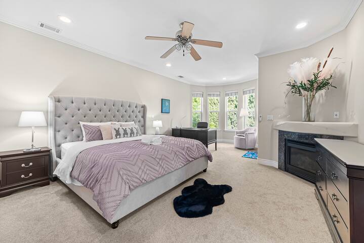 Super Stunning House with Free parking Santa Clara gallery image 5