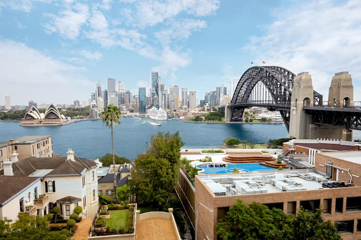 Luxury 4 bedroom apartment – Best view in Sydney gallery image 2