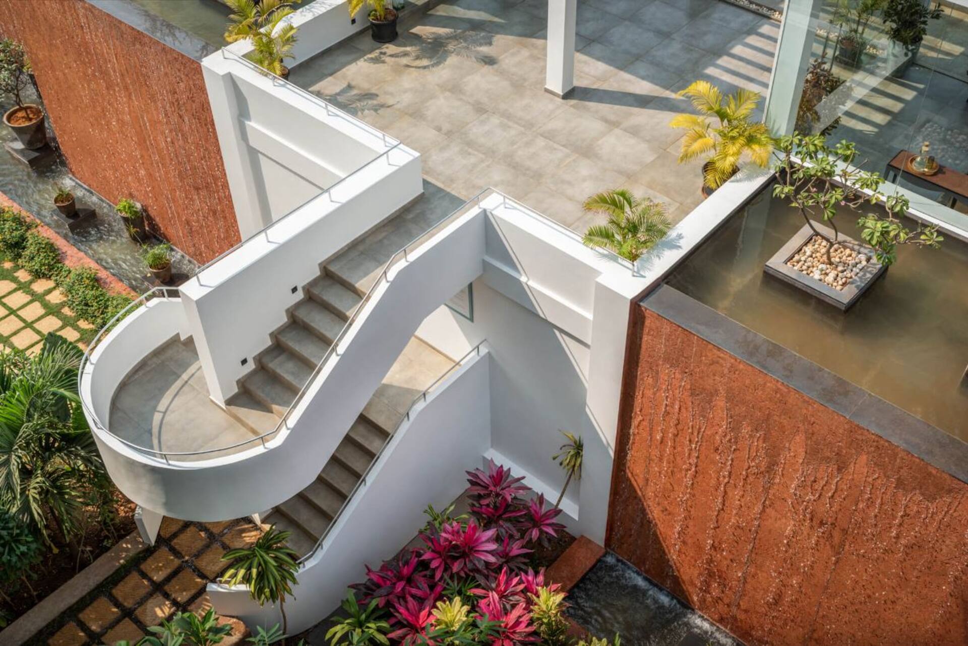 Stylish 2bhk w Rooftop Pool Near Candolim Ea-305 — zdjęcie 4