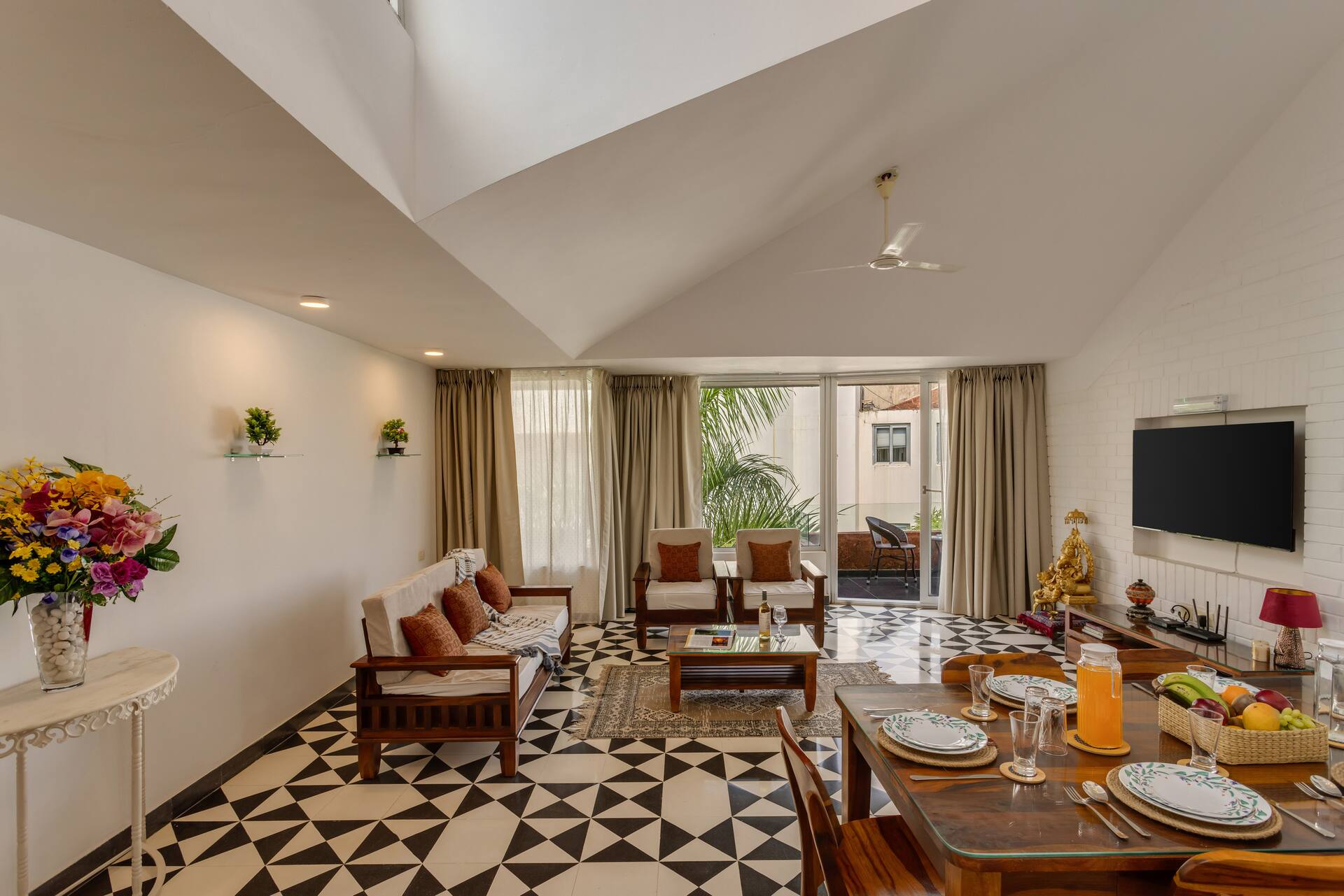 Stylish 2bhk w Rooftop Pool Near Candolim Ea-305