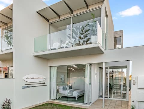 Spacious Sea Views Henley Beach