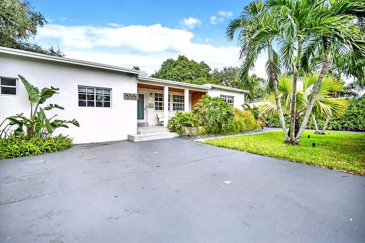 Host U managed Airbnb listing 1