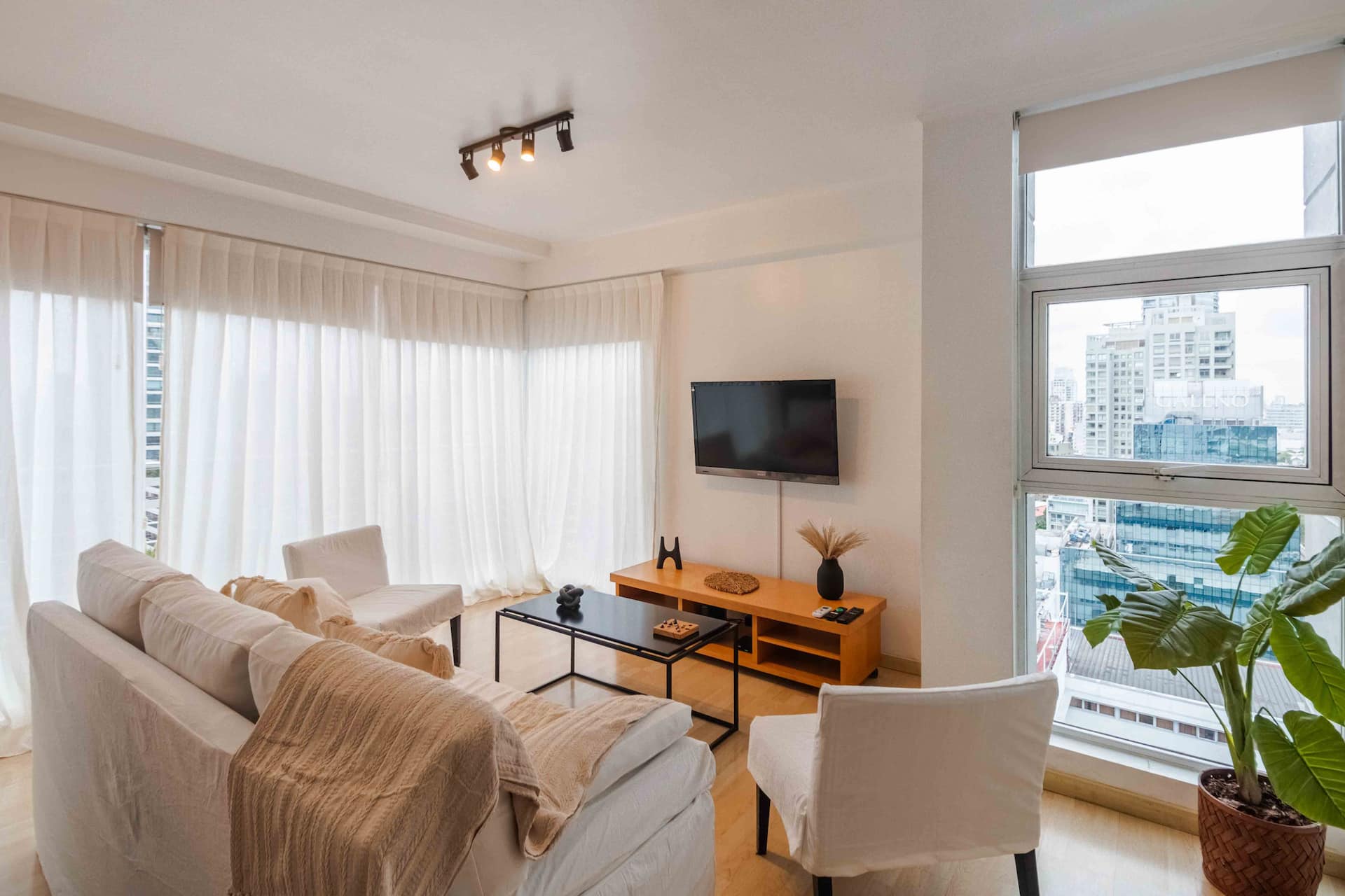 Apartment on Cerviño St in Palermo