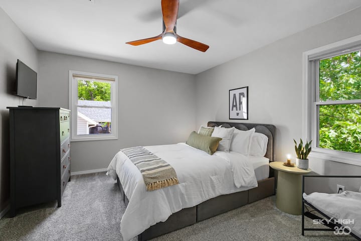 Bedroom 2 with a queen size bed & a Smart TV for streaming from your accounts!