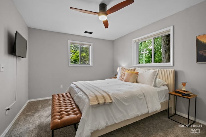 Bedroom 4 with a queen size bed & a Smart TV for streaming from your own accounts!