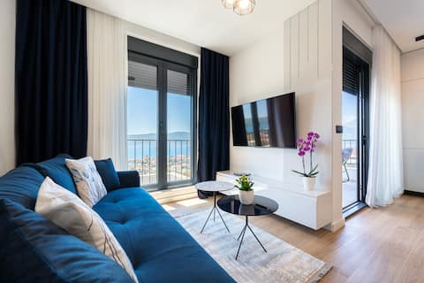 Popular Airbnb listing: Brand New 1BR Apartment with Postcard Sea View in Tivat