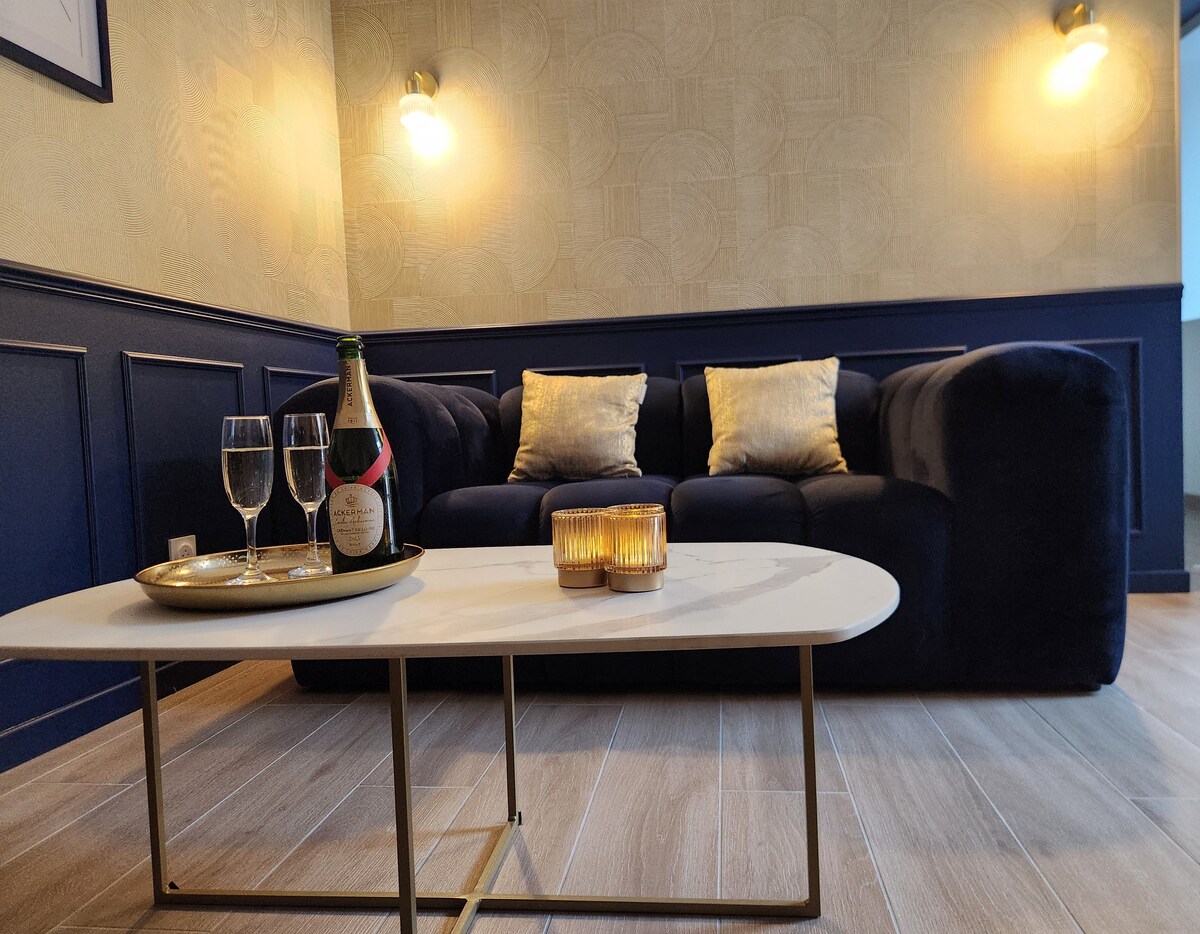 Airbnb performant: La Volupté - Love Room - Luxury with Jacuzzi & Sauna à Doué En Anjou