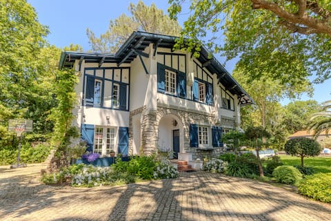 Exceptional villa near the beach