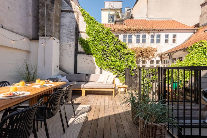 Charming 2BR w/Huge Private Terrace