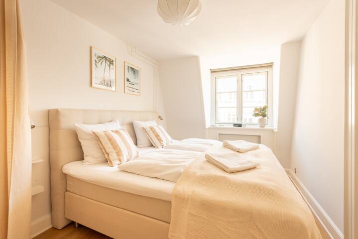 Charming 2BR w/Huge Private Terrace gallery image 4