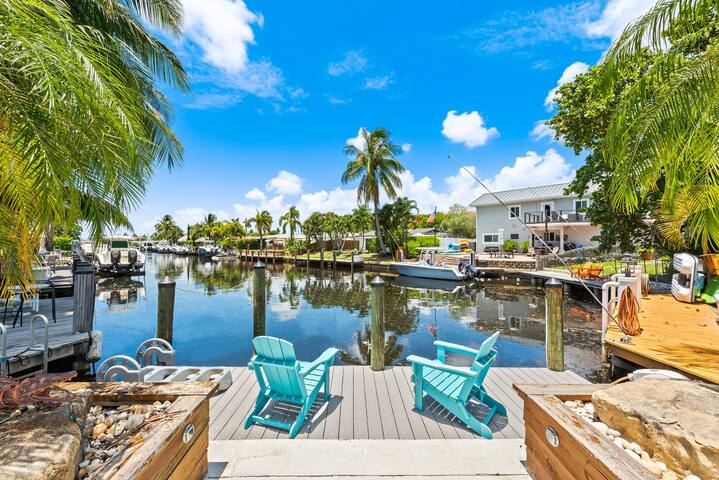 Waterfront Villa | Pool, Bikes, Kayaks | Sleeps 14 gallery image 3