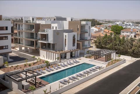 Kalamon Luxury Suite 203 w/ Pool and Gym