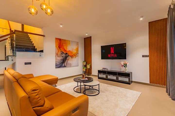 Luxury Modern 4 Bedroom Villa - Ooty
