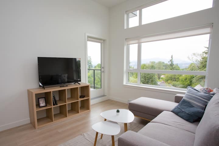 Modern Penthouse Escape 2br 2 Ba - Surrey