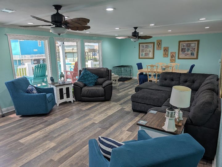 Pet Ramp 4 Min Walk Ocean Views 75" Tv Fenced Yard - Crystal Beach