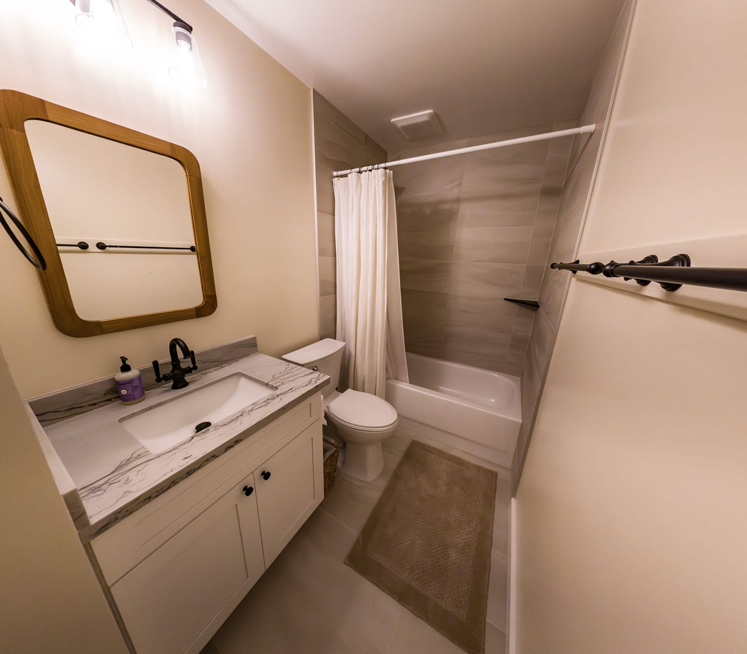 Townhouse in Kahuku · ★5.0 · 1 bedroom · 4 beds · 2.5 private baths - Image 10