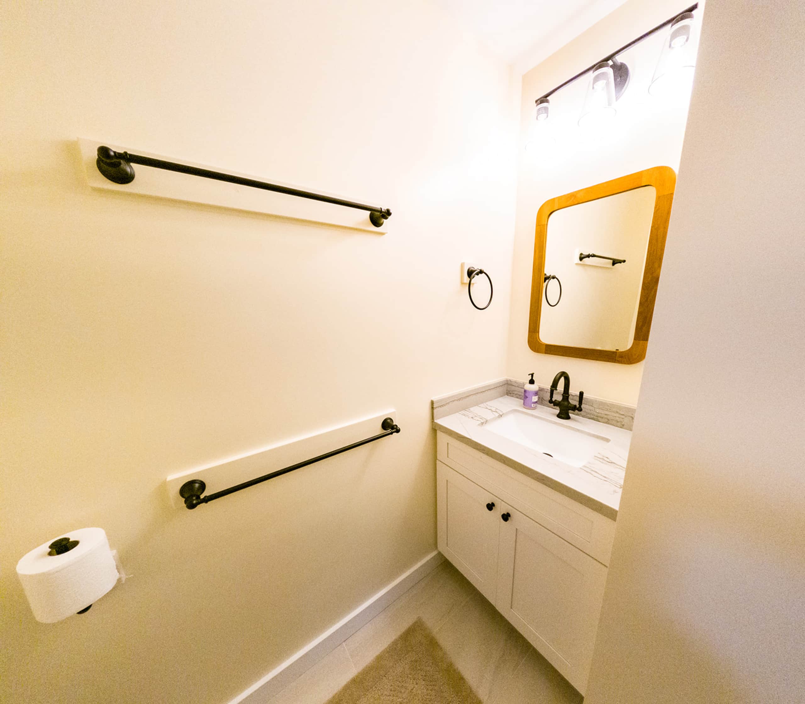 Townhouse in Kahuku · ★5.0 · 1 bedroom · 4 beds · 2.5 private baths - Image 8