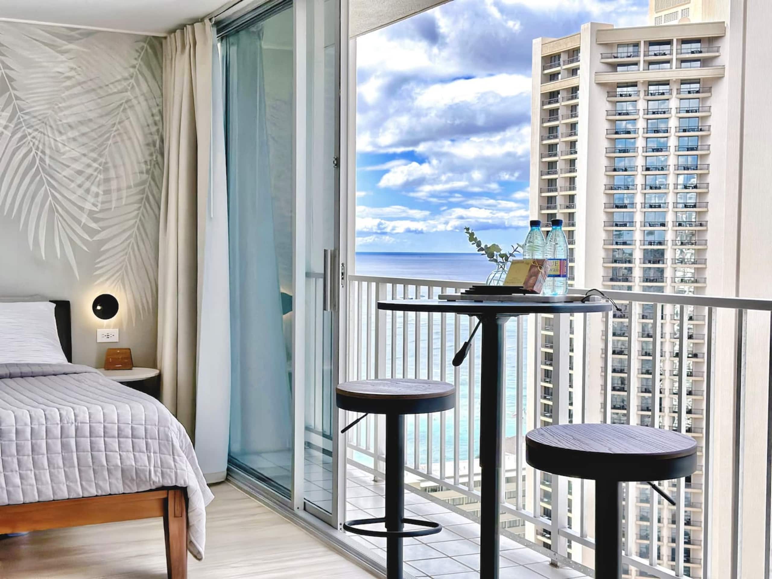 31FL-Upscale Ocean View Studio-2-min Walk to Beach - Image 2