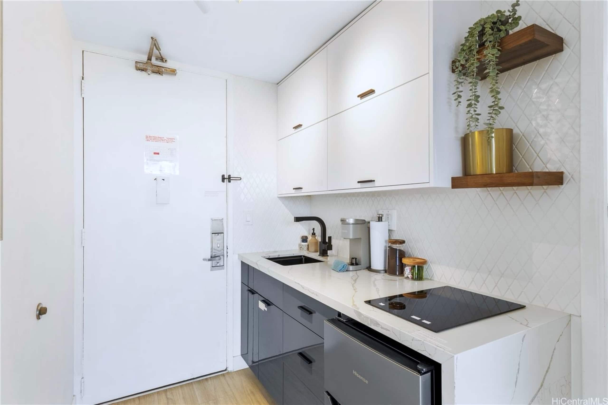 31FL-Upscale Ocean View Studio-2-min Walk to Beach - Image 16
