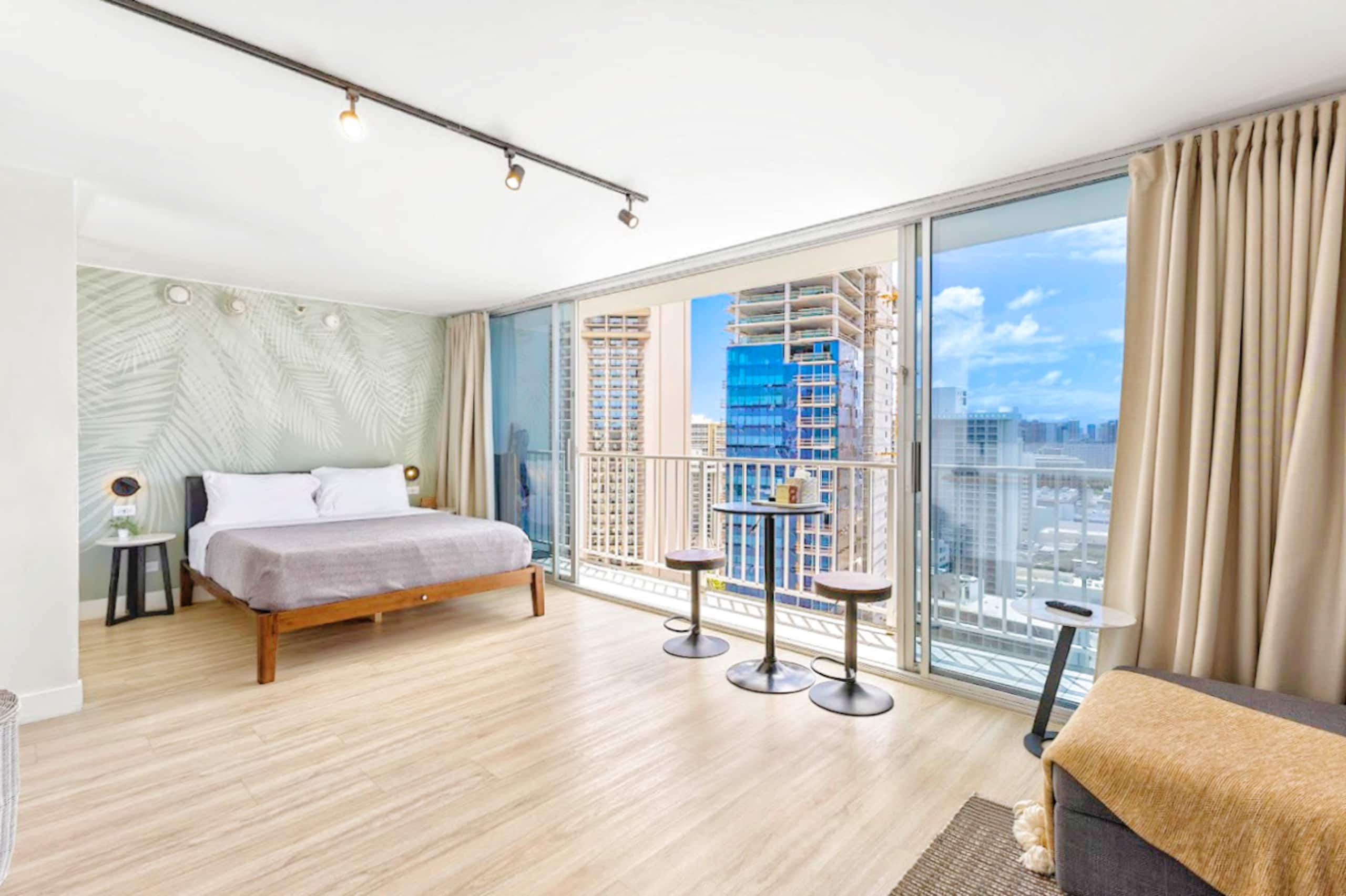 31FL-Upscale Ocean View Studio-2-min Walk to Beach - Image 3