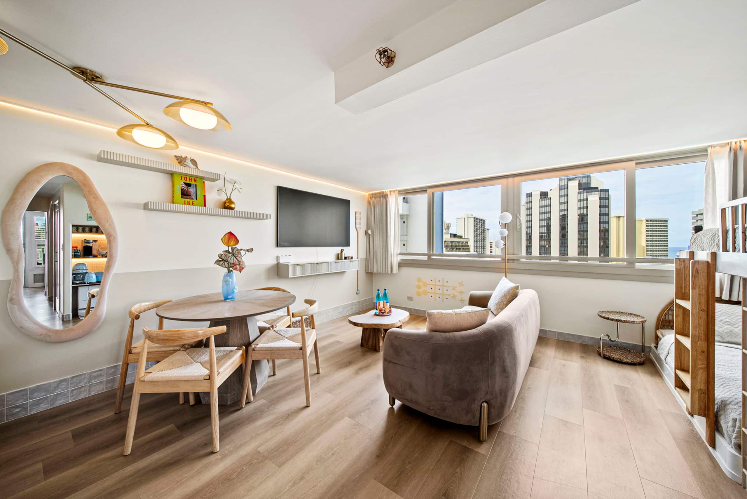 Condo in Honolulu · ★5.0 · 1 bedroom · 4 beds · 1 bath - Image 3