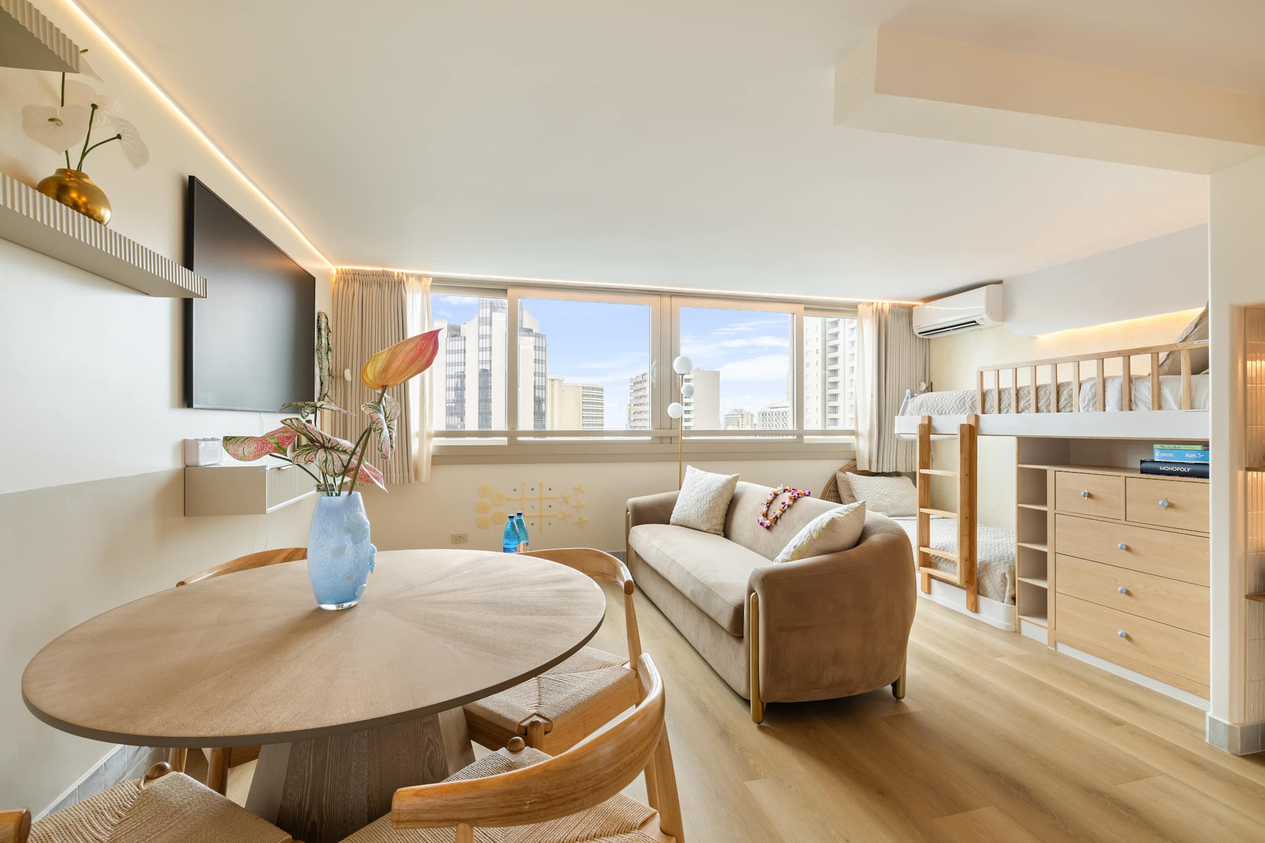 Condo in Honolulu · ★5.0 · 1 bedroom · 4 beds · 1 bath - Image 1