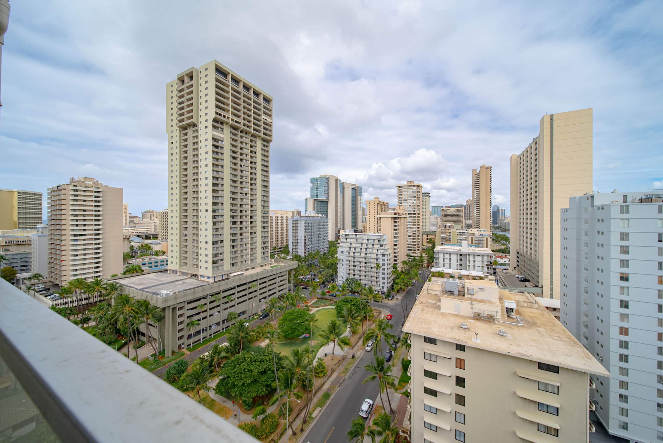 Condo in Honolulu · ★5.0 · 1 bedroom · 4 beds · 1 bath - Image 86