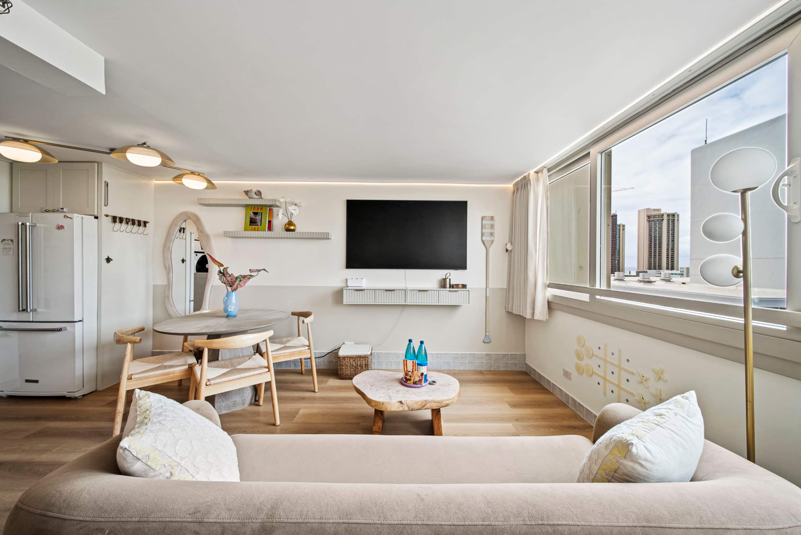 Condo in Honolulu · ★5.0 · 1 bedroom · 4 beds · 1 bath - Image 2