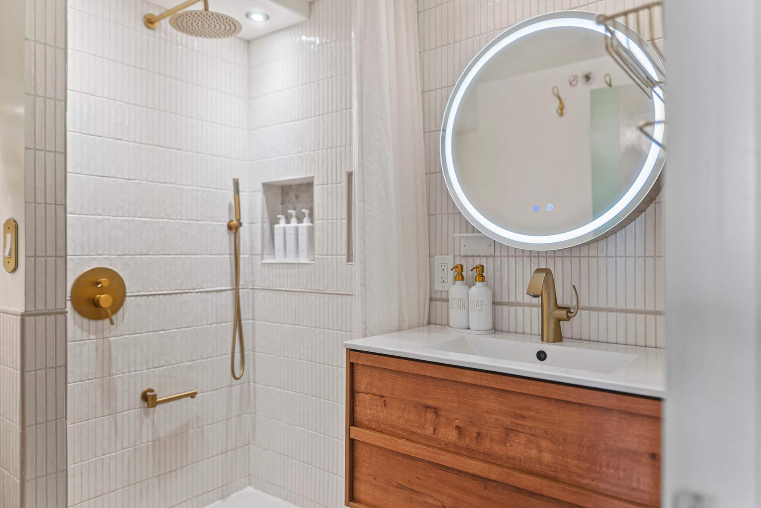 Condo in Honolulu · ★5.0 · 1 bedroom · 4 beds · 1 bath - Image 61