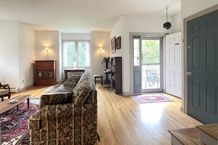 Elegant 3br Home Near Barre Common • 2.5 Baths - Hubbardston, MA