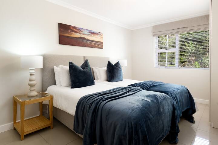 Camps Bay Spacious Loft Apartment With Ocean Views gallery image 5
