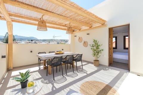 Kotsifi Stays, charming 2bdr with rooftop terrace!