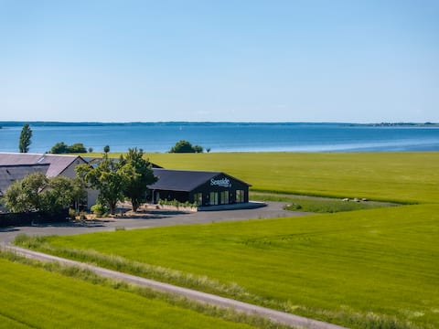 Captain's Coastview - Room at Seaside Retreat