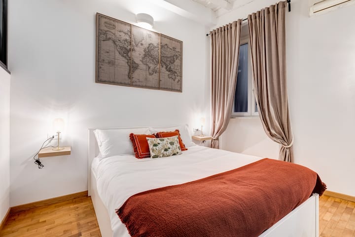 Roman Trastevere Apartment - Rome Dream Home - Rome
