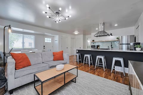 Successful Airbnb property: Stylish Cottage Gem 2 Bedroom in South Salt Lake