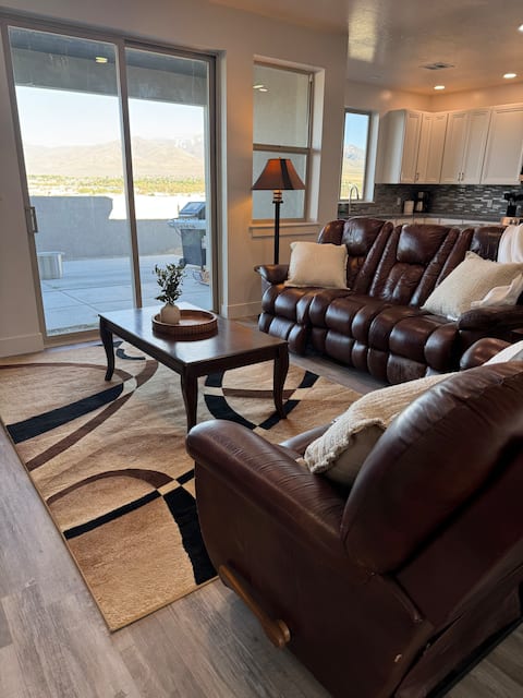 Spacious 4BR Home w/ Sunset Views | Garage Parking