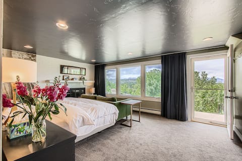 Successful Airbnb property: Spacious Suite Mtn Views – Peaceful & Private in Lakewood