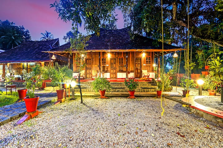 Traditional Riverside Escape W/Garden & Restaurant