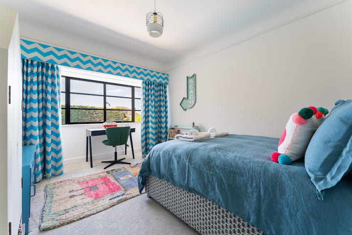 საძინებელი 4