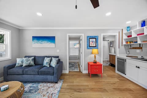 Top performing Airbnb: A+Location/Pets Welcome/ Fenced Yard! in Fort Walton Beach